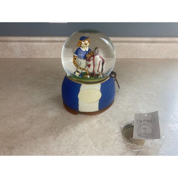 Sankyo Twinkle Collectables Musical Put On A Happy Face Globe - Picture 1 of 13